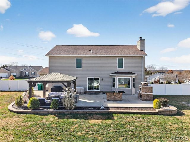 9628 Persimmon Point Drive, Hillsboro, MO 63050