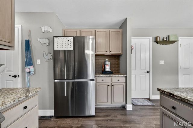 9628 Persimmon Point Drive, Hillsboro, MO 63050