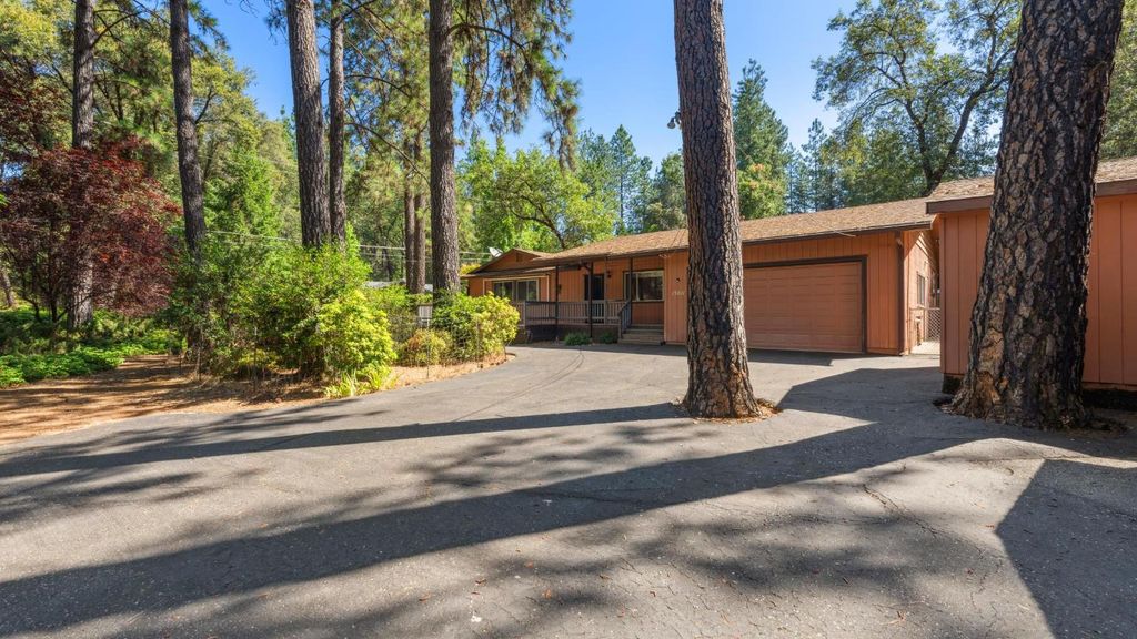 15011 Fay Rd, Grass Valley, CA 95949