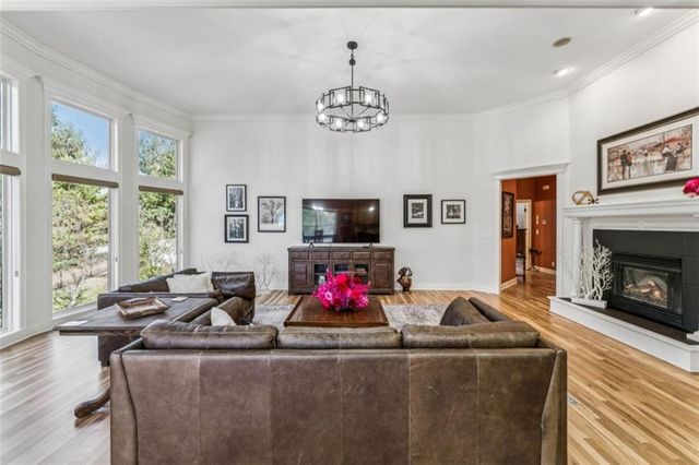 2301 NE Colonnade Avenue, Blue Springs, MO 64029