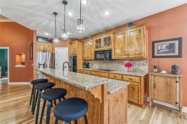 2301 NE Colonnade Avenue, Blue Springs, MO 64029