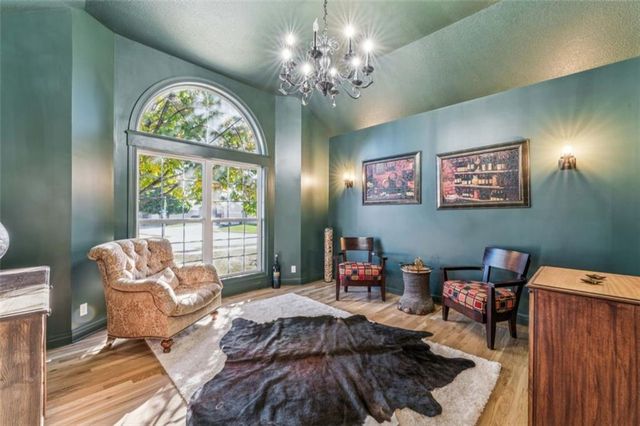 2301 NE Colonnade Avenue, Blue Springs, MO 64029