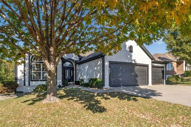 2301 NE Colonnade Avenue, Blue Springs, MO 64029