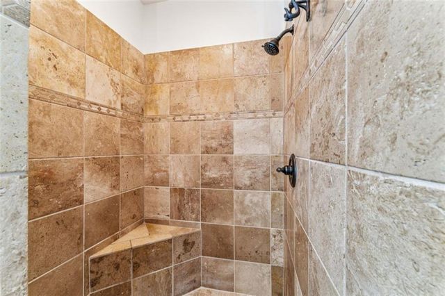 2301 NE Colonnade Avenue, Blue Springs, MO 64029