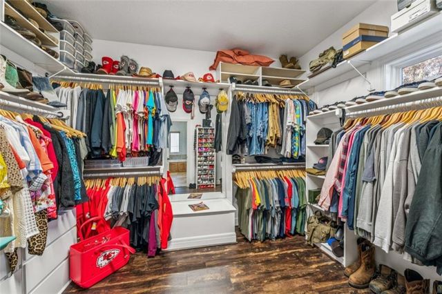 2301 NE Colonnade Avenue, Blue Springs, MO 64029