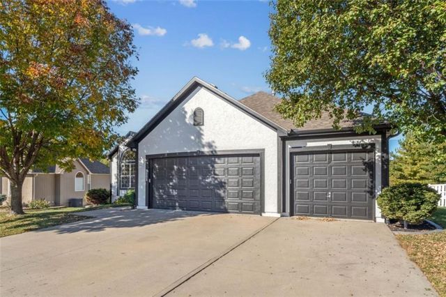 2301 NE Colonnade Avenue, Blue Springs, MO 64029