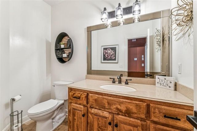 2301 NE Colonnade Avenue, Blue Springs, MO 64029