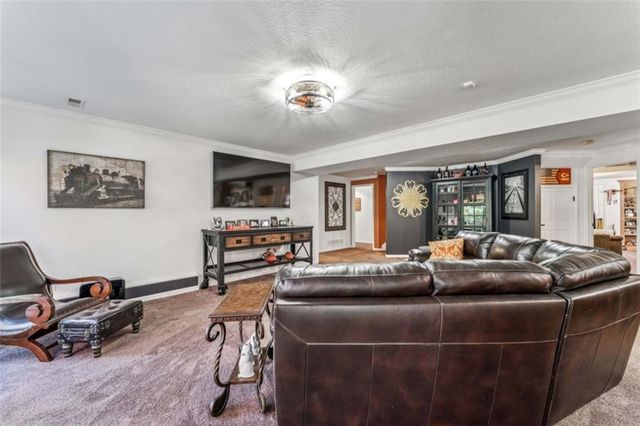 2301 NE Colonnade Avenue, Blue Springs, MO 64029