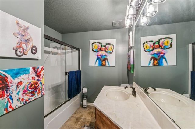 2301 NE Colonnade Avenue, Blue Springs, MO 64029