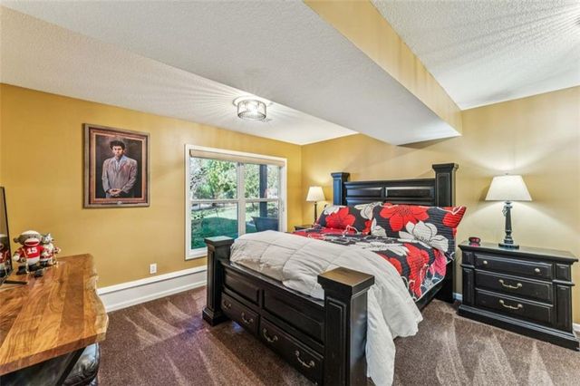 2301 NE Colonnade Avenue, Blue Springs, MO 64029