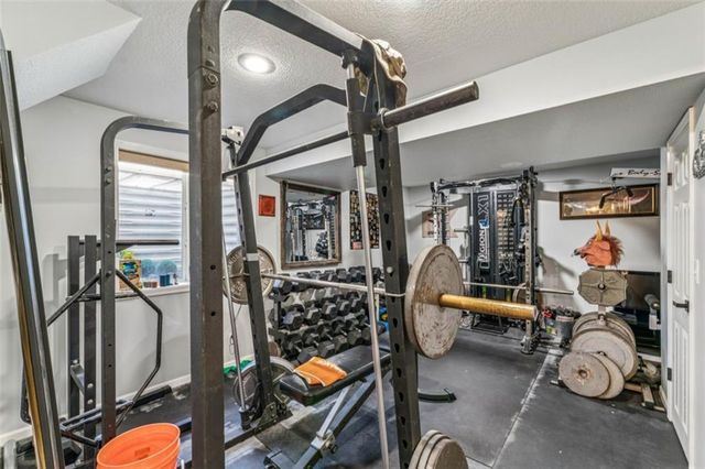 2301 NE Colonnade Avenue, Blue Springs, MO 64029