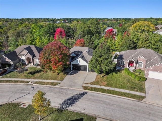 2301 NE Colonnade Avenue, Blue Springs, MO 64029