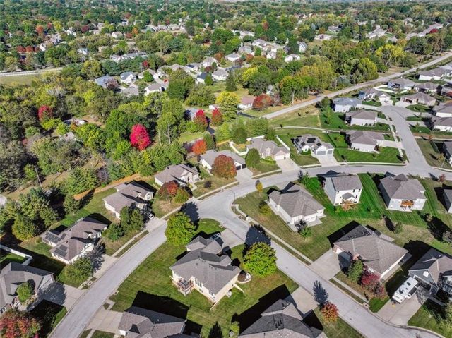 2301 NE Colonnade Avenue, Blue Springs, MO 64029