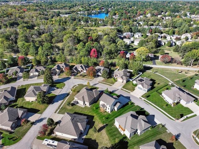 2301 NE Colonnade Avenue, Blue Springs, MO 64029