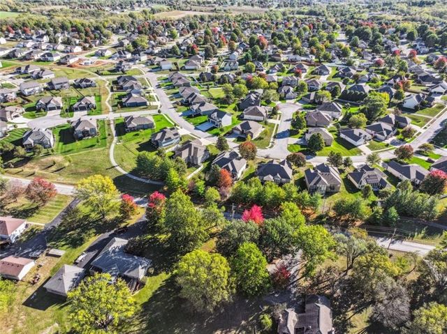 2301 NE Colonnade Avenue, Blue Springs, MO 64029