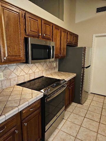 827 Meandering Way, Mesquite, TX 75150