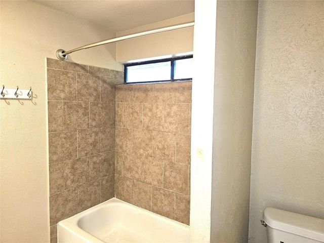 827 Meandering Way, Mesquite, TX 75150