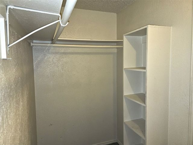 827 Meandering Way, Mesquite, TX 75150