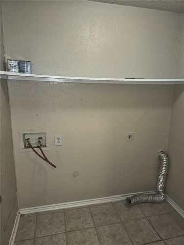 827 Meandering Way, Mesquite, TX 75150