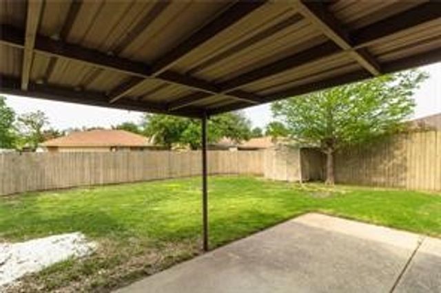 827 Meandering Way, Mesquite, TX 75150