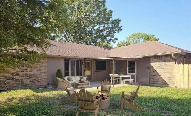 827 Meandering Way, Mesquite, TX 75150