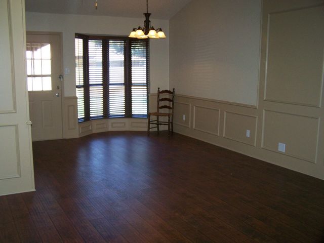 827 Meandering Way, Mesquite, TX 75150