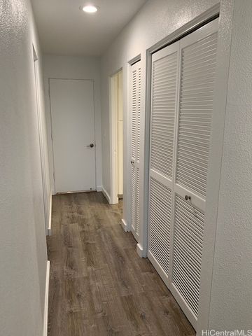 950 Kolokolo Place, Honolulu, HI 96825