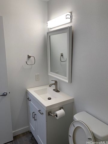 950 Kolokolo Place, Honolulu, HI 96825