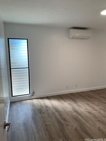 950 Kolokolo Place, Honolulu, HI 96825