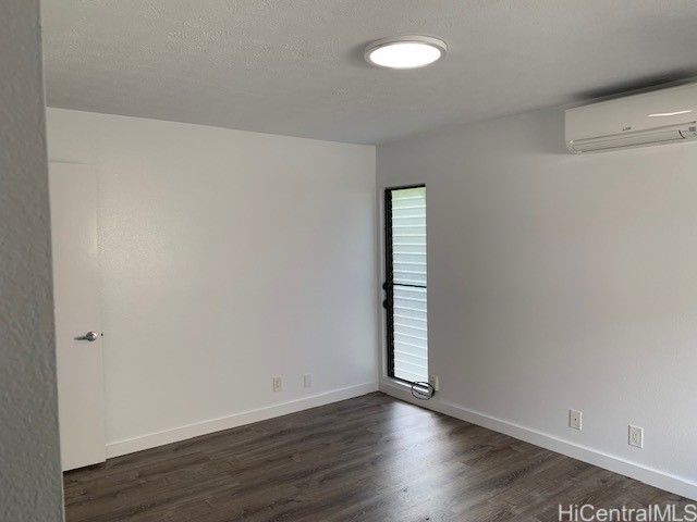 950 Kolokolo Place, Honolulu, HI 96825