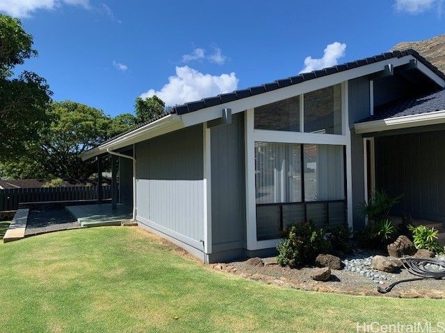 950 Kolokolo Place, Honolulu, HI 96825
