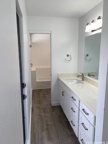 950 Kolokolo Place, Honolulu, HI 96825