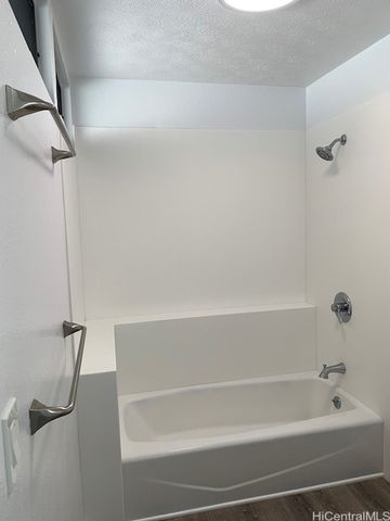 950 Kolokolo Place, Honolulu, HI 96825