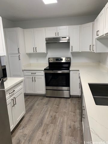 950 Kolokolo Place, Honolulu, HI 96825