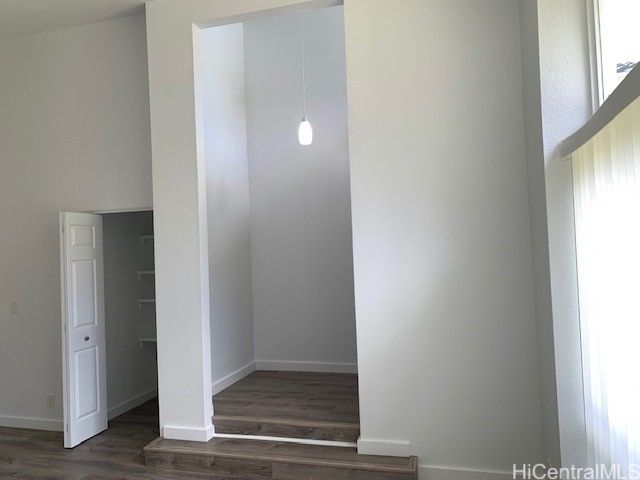 950 Kolokolo Place, Honolulu, HI 96825