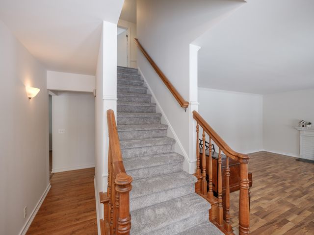 2716 Lomond Drive, Kalamazoo, MI 49008