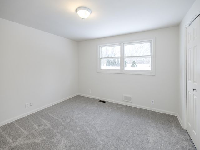 2716 Lomond Drive, Kalamazoo, MI 49008