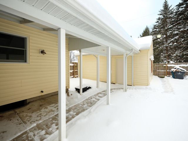 2716 Lomond Drive, Kalamazoo, MI 49008