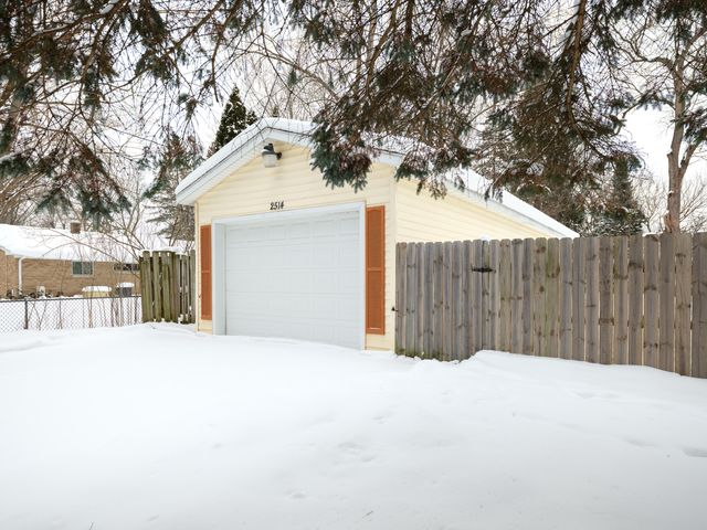 2716 Lomond Drive, Kalamazoo, MI 49008