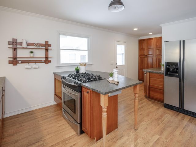 2716 Lomond Drive, Kalamazoo, MI 49008