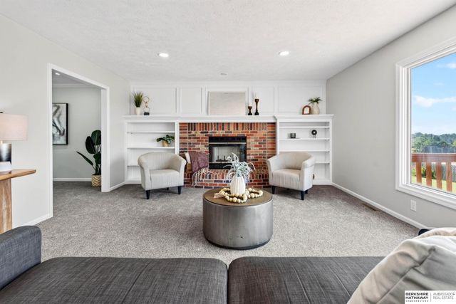 10315 Nebraska Avenue, Omaha, NE 68134