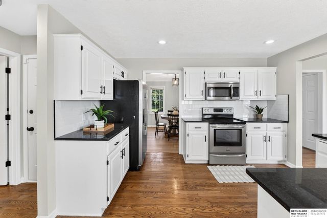 10315 Nebraska Avenue, Omaha, NE 68134