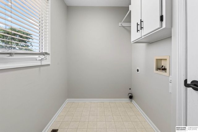 10315 Nebraska Avenue, Omaha, NE 68134