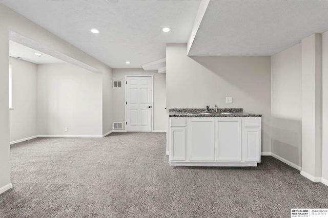 10315 Nebraska Avenue, Omaha, NE 68134