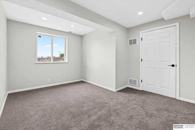 10315 Nebraska Avenue, Omaha, NE 68134