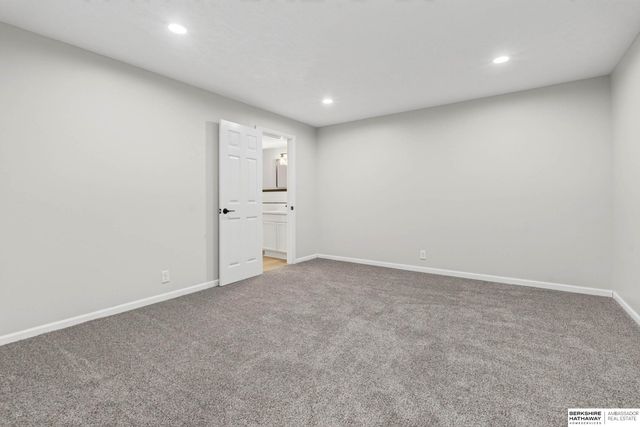10315 Nebraska Avenue, Omaha, NE 68134