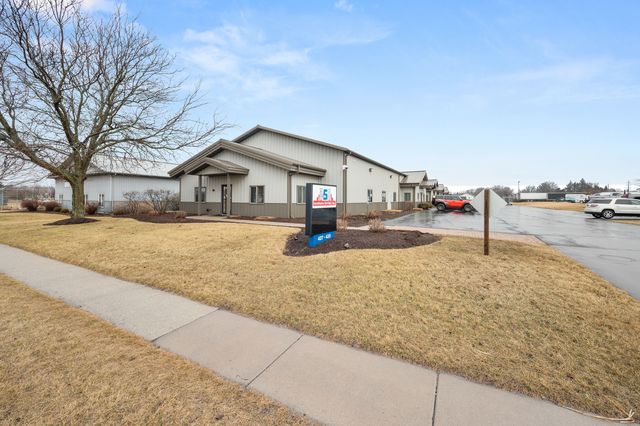 435 Borden Avenue, Sycamore, IL 60178