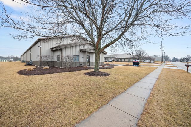 435 Borden Avenue, Sycamore, IL 60178