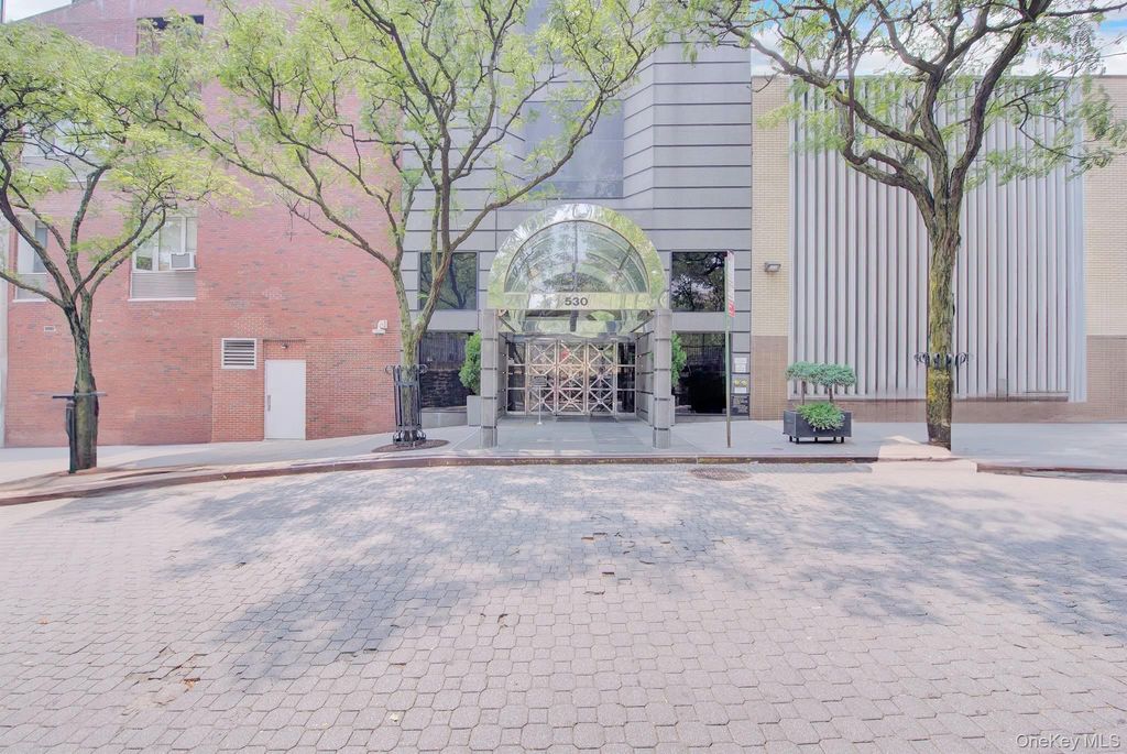 530 E 76th Street 34/35, New York (manhattan), NY 10021 — exterior