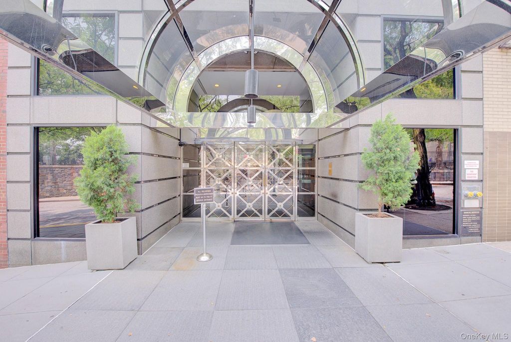 530 E 76th Street 34/35, New York (manhattan), NY 10021 — photo 2